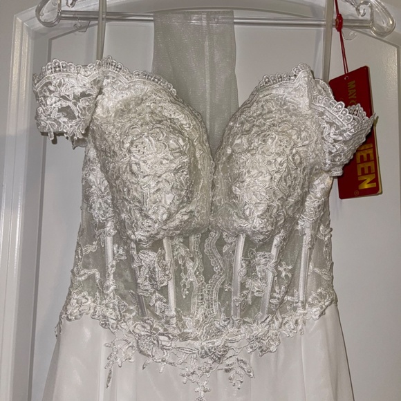 White dress - Picture 3 of 14